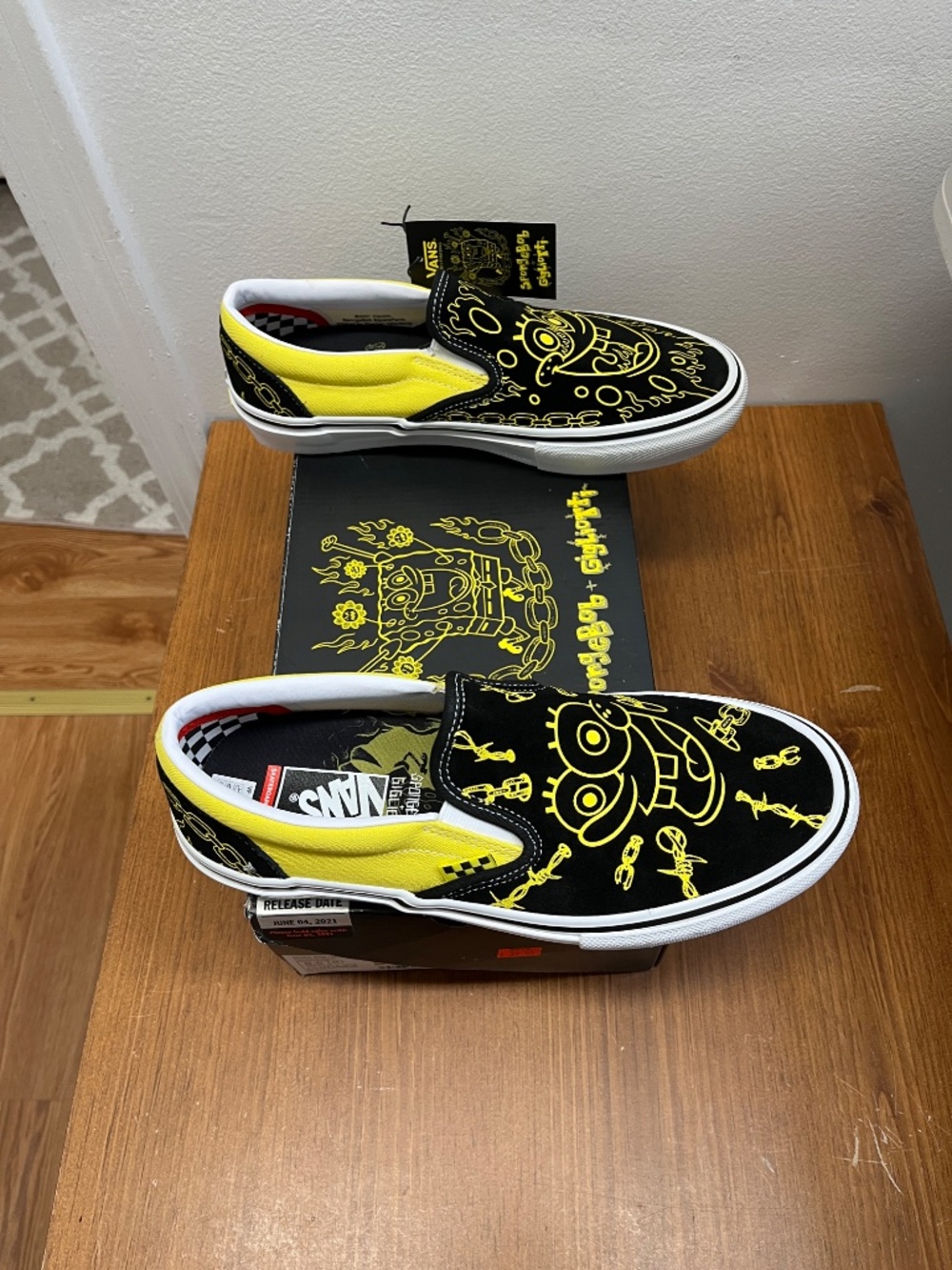 NWT Men's VANS "Off The Wall"  [Spongebob Gigliotti]  Skateboard Slip-ons 8.5 - Picture 5 of 16